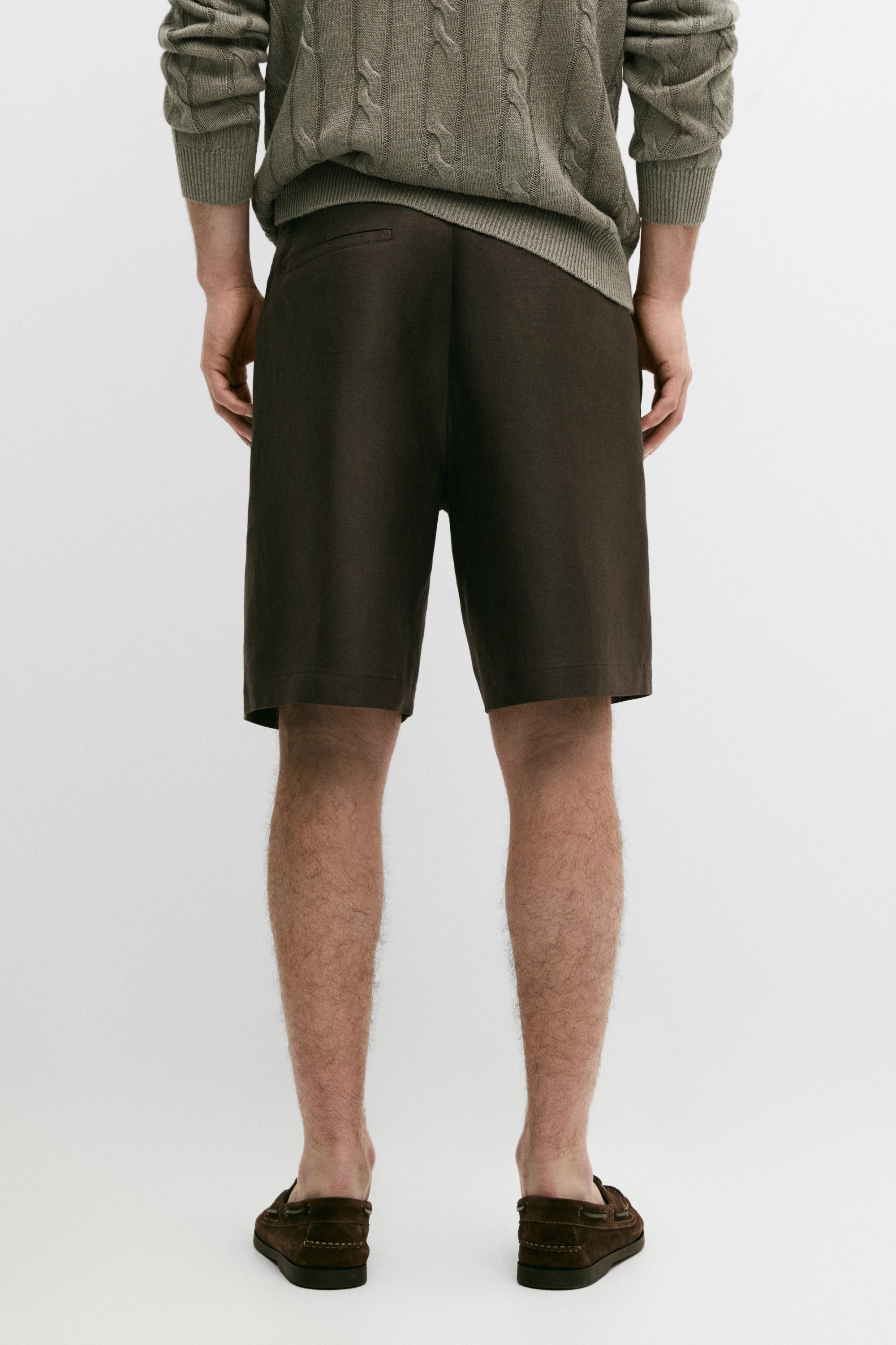 Linen Bermuda shorts with darts